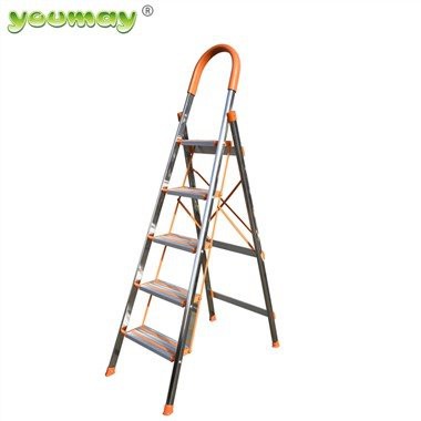 Stigar með breiðu þrepi